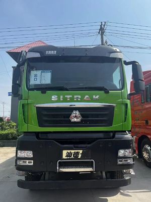 Caminhão de descarga Sinotruk com motor e assentos de carga pesada ≤ 5 cilindros, capacidade do motor 4-6L