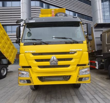 Caminhão articulado com depósito de combustível de 600L e banco de suspensão pneumática