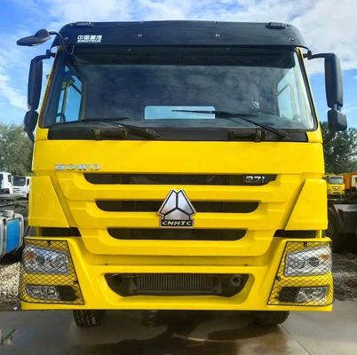 6.8x2.5x3.8m Heavy Duty HOWO Tractor Transport Truck 2024 Modelo Design de pneus sem tubos