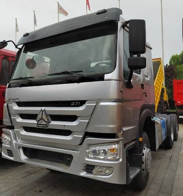 Transportador de mineração poderoso com pneus e chassi Sinotruk Design 6 × 4 roda motriz