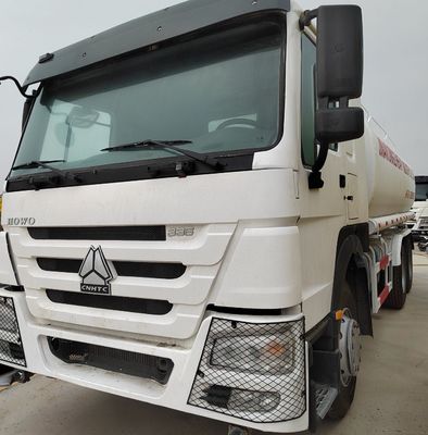 HOWO 6X4 20m3 20cu. M Caminhão-tanque de água de aço inoxidável com caixa de carga de aço carbono