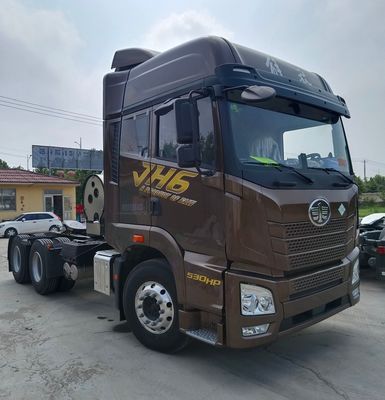 Caminhão de transporte de 630 cv com tractor a gás 4*2 com chassi Sinotruk e &gt; 8L de capacidade do motor