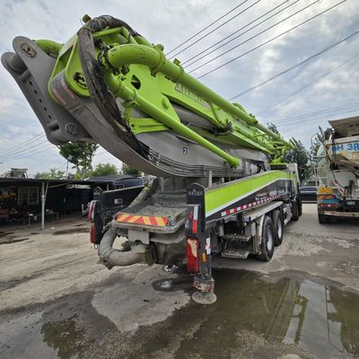 Pneus e camiões de bombeamento remodelados para chassis de camiões de bombeamento brancos no estilo de elevação frontal