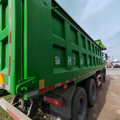 6X4 Sinotruk Caminhão de descarga Chassis Carga pesada de aço carbono Caixa de carga Motor Capacidade 4-6L