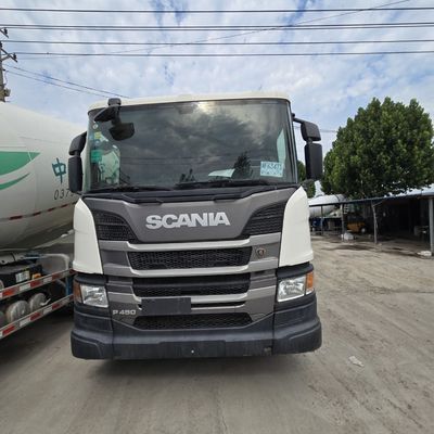 Chassis Sinotruk Peças de equipamento pesado Pneus e pedido personalizado com direção