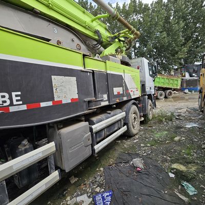 Chassi Sinotruk com transmissão manual equipado com componentes e pneus renovados