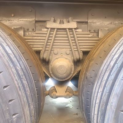 21-30t Capacidade de carga camião de descarga HOWO com pneus e sistema eléctrico