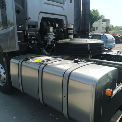 Sinotruk HOWO Max460 Stock Car Caminhão mais vendido para ≤5 lugares e características personalizadas