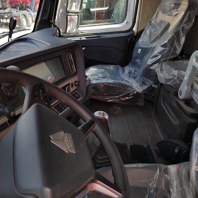 Reboque de trator Sinotruk com tanque de combustível de 400L e assento do condutor