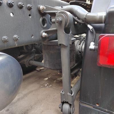 Reboque de trator Sinotruk com tanque de combustível de 400L e assento do condutor