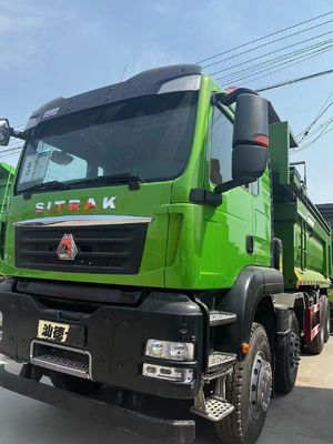 Caminhão de descarga Sinotruk com motor e assentos de carga pesada ≤ 5 cilindros, capacidade do motor 4-6L