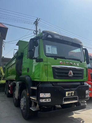 Caminhão de descarga Sinotruk com motor e assentos de carga pesada ≤ 5 cilindros, capacidade do motor 4-6L