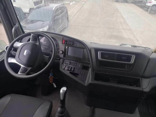 Caminhão de descarga Sinotruk com motor e assentos de carga pesada ≤ 5 cilindros, capacidade do motor 4-6L