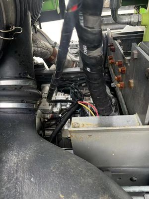 Caminhão de descarga usado de 440 cavalos de potência 8X4 com capacidade de carga de 7,2 metros e cabine de ar condicionado