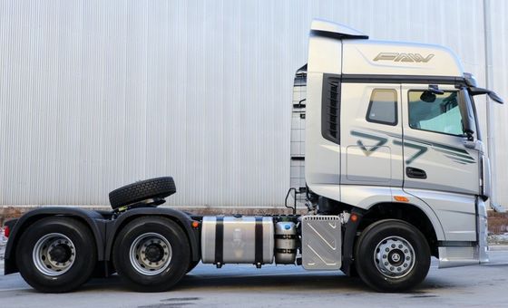 Veículo de reboque de tractor de carga pesada 6x4 com assento de suspensão pneumática e direção hidráulica