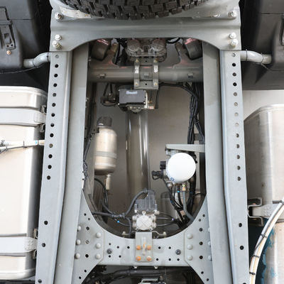 6 meses Serviço pós-venda Trator de GNC de 480 CV com banco de suspensão a ar 1000L Tanque de combustível