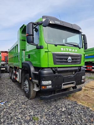 Chassi de caminhão de descarga Sinotruk equipado com ar-condicionado e motor a diesel potente