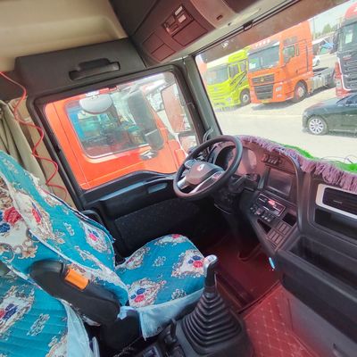 Sinotruk Usado HOWO Transporte de Carga Caminhão Pesado CNG 6X4 Caminhão Trator
