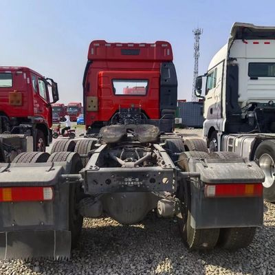 Caminhão de reboque de 400L de combustível pesado com especificações e capacidade personalizadas