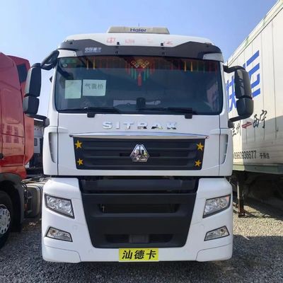 Caminhão-trator a GNC de 480 CV com motor de suspensão pneumática com capacidade de tanque de combustível &gt; 8L 400L