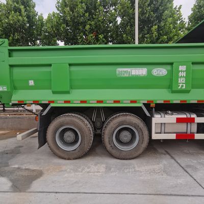 Caminhão de lixo Sinotruk Chassis 6X4 com sistema de direção hidráulica com assistência motora usado
