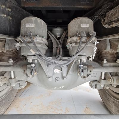 Caminhão de lixo Sinotruk Chassis 6X4 com sistema de direção hidráulica com assistência motora usado