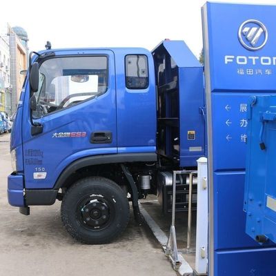 Caminhão utilitário Sinotruk com direção hidráulica e pneus