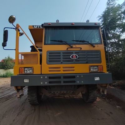 Caminhão-trator de carga de alta potência 351-450hp com chassi Sinotruk e direção hidráulica