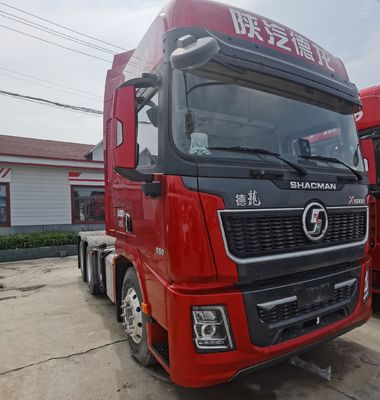 Chassi de descarga com sistema de direção hidráulica assistida e capacidade do motor de 4-6 litros