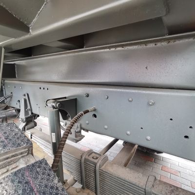 Sinotruk Chassis 6X4 Dump Truck com pneus e direção hidráulica 351-450hp