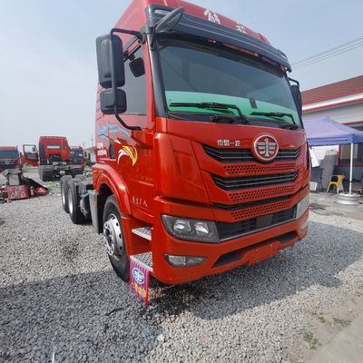 Tractor pesado com capacidade de combustível de 600L com transmissão manual e semi-reboque de reboque