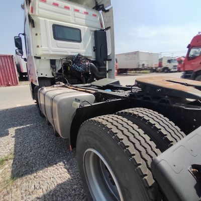 Caminhão-trator Auman Sitrak 6X4 para construção civil e transporte Capacidade de motor&gt; 8L