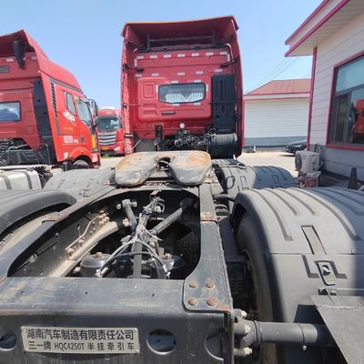 Pneus e Chassi Sinotruk Transporte multifuncional para transporte portuário personalizado