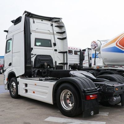 Caminhão-retrator com depósito de combustível de 600L, com assento do condutor com suspensão pneumática e capacidade do motor &gt; 8L