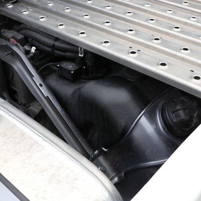 Caminhão-retrator com depósito de combustível de 600L, com assento do condutor com suspensão pneumática e capacidade do motor &gt; 8L