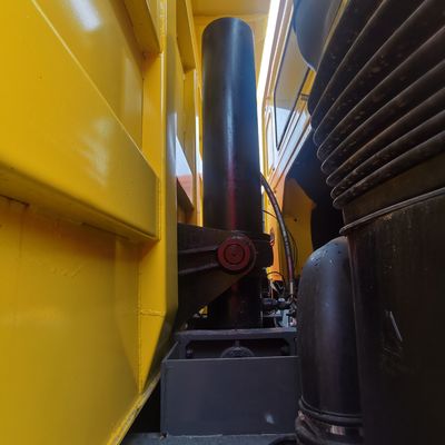 Caixa de carga de aço carbono Sinotruck Carro de desvio 6X4 para transporte industrial pesado
