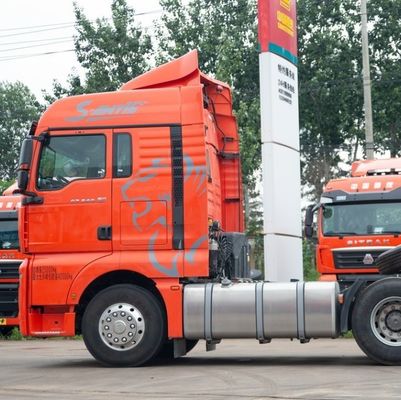 Trator Sitrak 6X4 certificado pela ISO com tanque de combustível e direção hidráulica