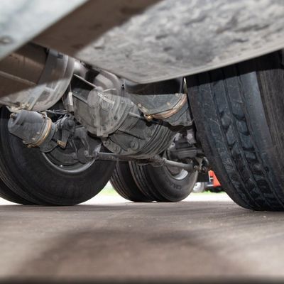 Assento de suspensão pneumática e tanque de combustível de 600L combinação perfeita para reboque de semi-reboque