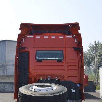 ZZ4257N3247E1H Desenho de pneus sem tubo Sinotruck Trator pesado com tanque de combustível de 1000L