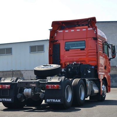 ZZ4257N3247E1H Desenho de pneus sem tubo Sinotruck Trator pesado com tanque de combustível de 1000L