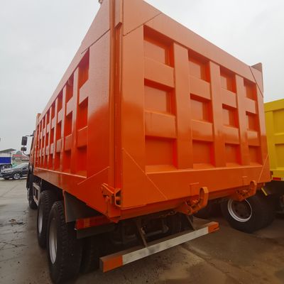 Desenho de pneu sem tubo 6X4 Sinotruck Pequeno caminhão de inclinar com 351-450 cv