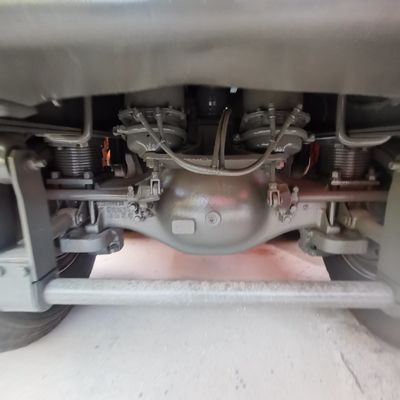 Transmissão manual Chassi Sinotruk 6X4 Veículo de descarga industrial para moedor de terra
