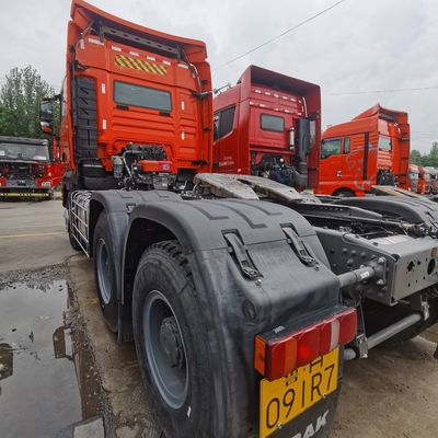 Trator de tanque de combustível de 600L com motor de 480 CV e cadeira do condutor de suspensão pneumática
