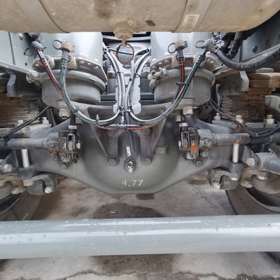 Trator de tanque de combustível de 600L com motor de 480 CV e cadeira do condutor de suspensão pneumática