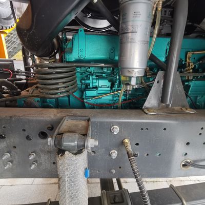 8×4 rodas motrizes veículo comercial camião de descarga com cadeira de suspensão a ar e depósito de combustível de 600L