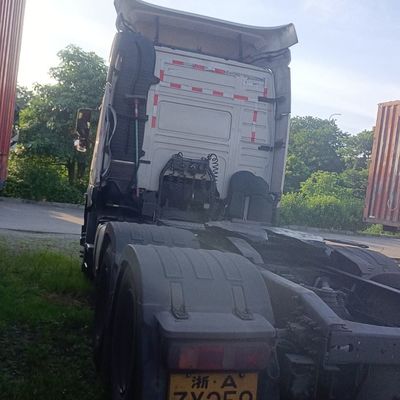 Remolque de tractor pesado Shacman personalizado com tanque de combustível de 1000L e certificado ISO
