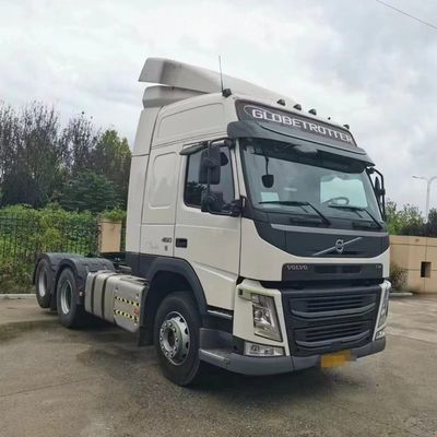 Reboque de carga pesada tornado fácil com o poderoso Volvo Tractor Truck e o assento de suspensão aérea