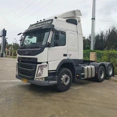 Reboque de carga pesada tornado fácil com o poderoso Volvo Tractor Truck e o assento de suspensão aérea
