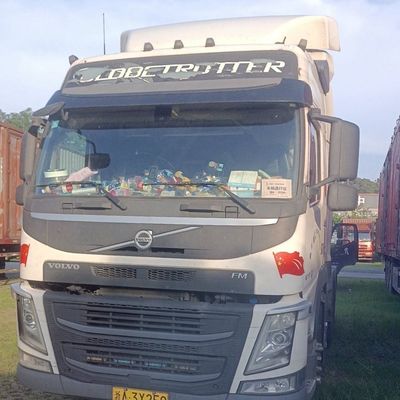 Desenho de pneus sem tubo Volvo Tipper Dumper com assento de suspensão de ar Caixa de carga de aço carbono