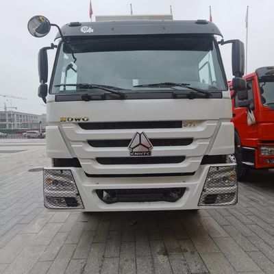 Caminhão de descarga de chassi Sinotruk personalizado com design de pneus sem tubos e assistência de energia